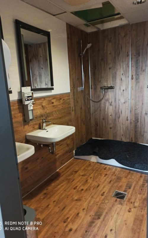 Wand-und Bodenpaneele von IHS Berlin