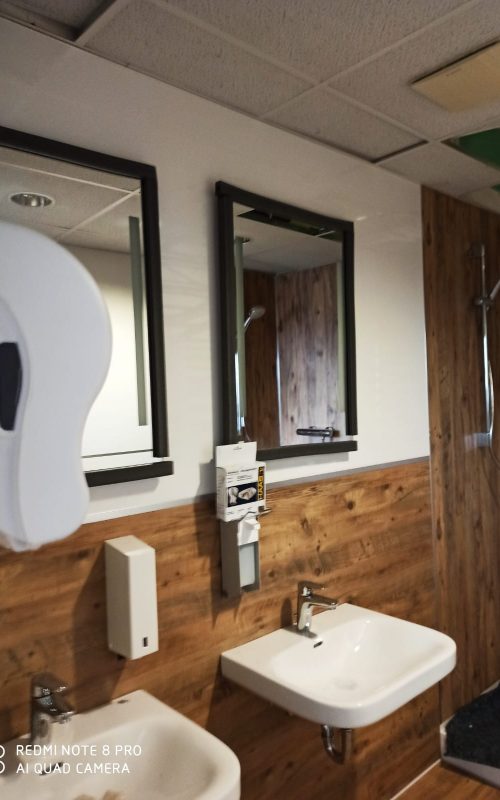 Wand-und Bodenpaneele von IHS Berlin